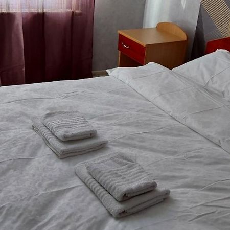 2 Bedroom Apartment On Tomashivskogo Street 7 リヴィウ エクステリア 写真