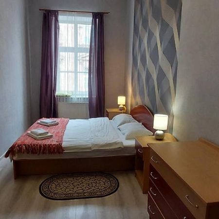 2 Bedroom Apartment On Tomashivskogo Street 7 リヴィウ エクステリア 写真