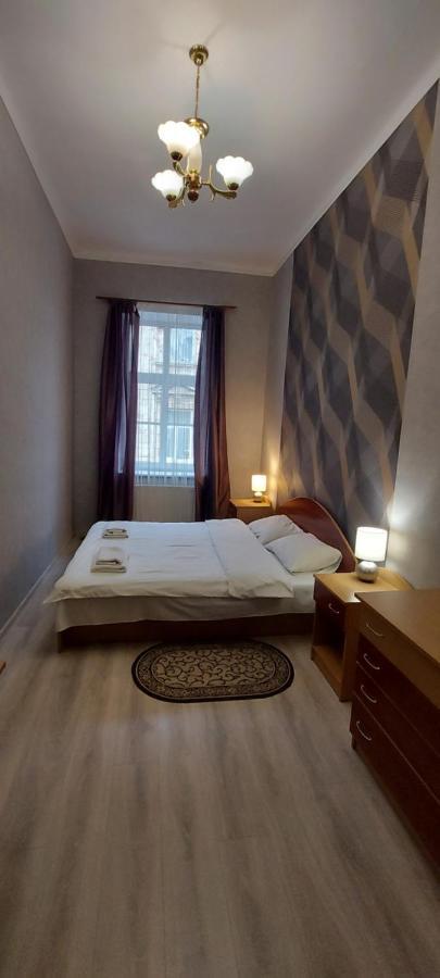 2 Bedroom Apartment On Tomashivskogo Street 7 リヴィウ エクステリア 写真